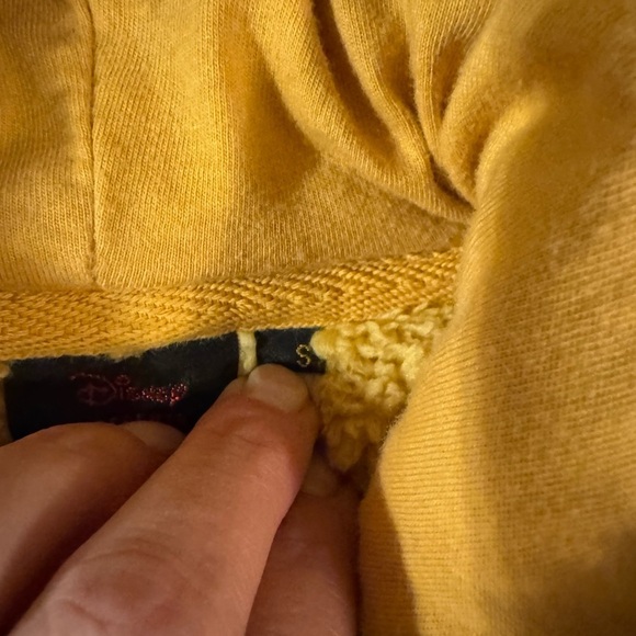 The Lion King the Broadway Musical - Youth Crown Fur Hoodie. Size Small - Picture 5 of 6